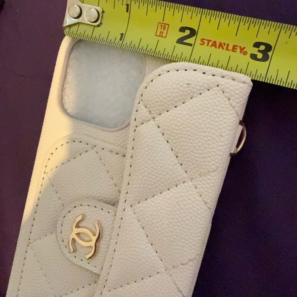 Cream Quilted Phone Case - Picture 5 of 5